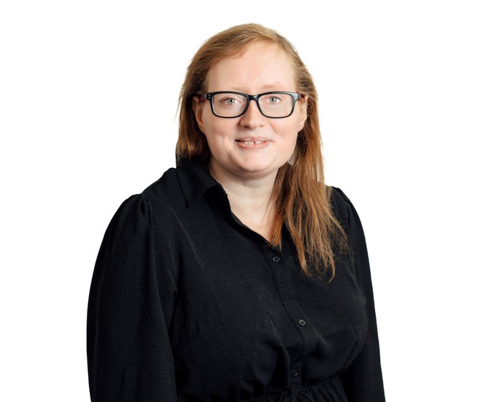 Clare Walker headshot