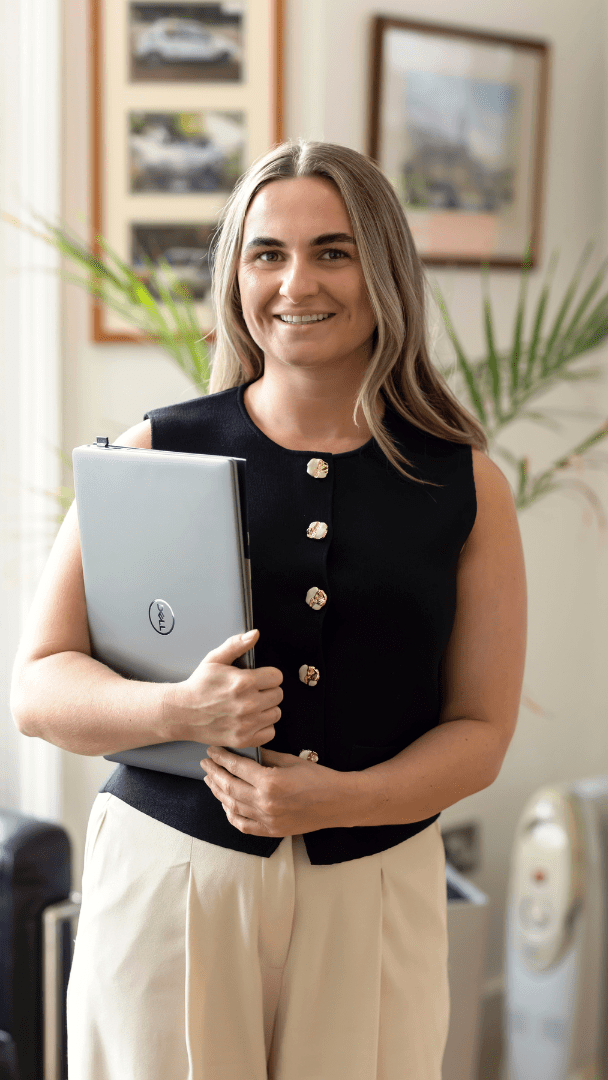 Ezmi Brockley, Private Client Assistant Manager